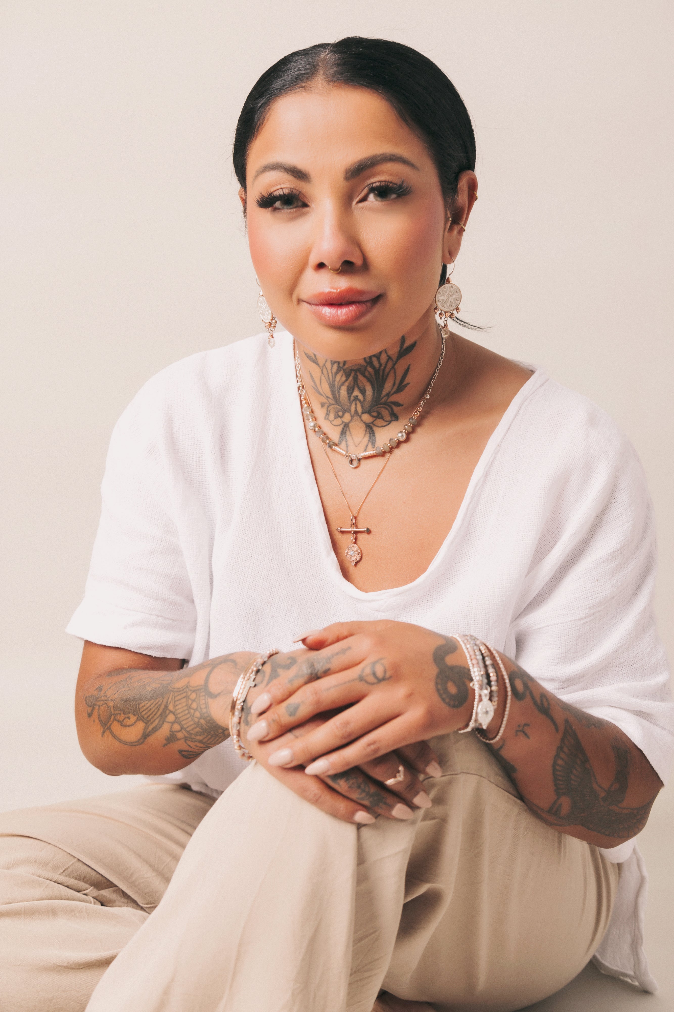 MJ-OB-573 textured gold bangle bracelet featuring engraved surface and bold styling